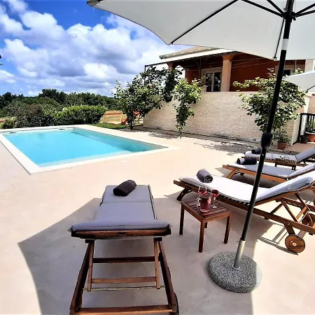 Vila Tana Tinjan